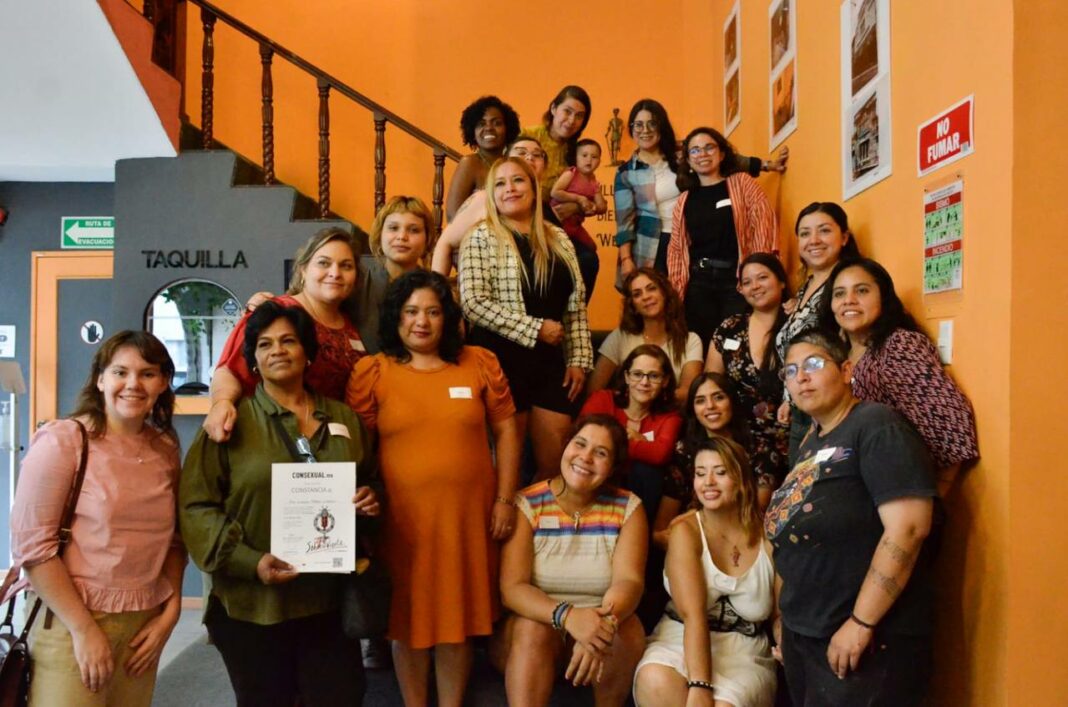 Asistentes que acudieron a la presentación de “Yo Sobreviviente”.