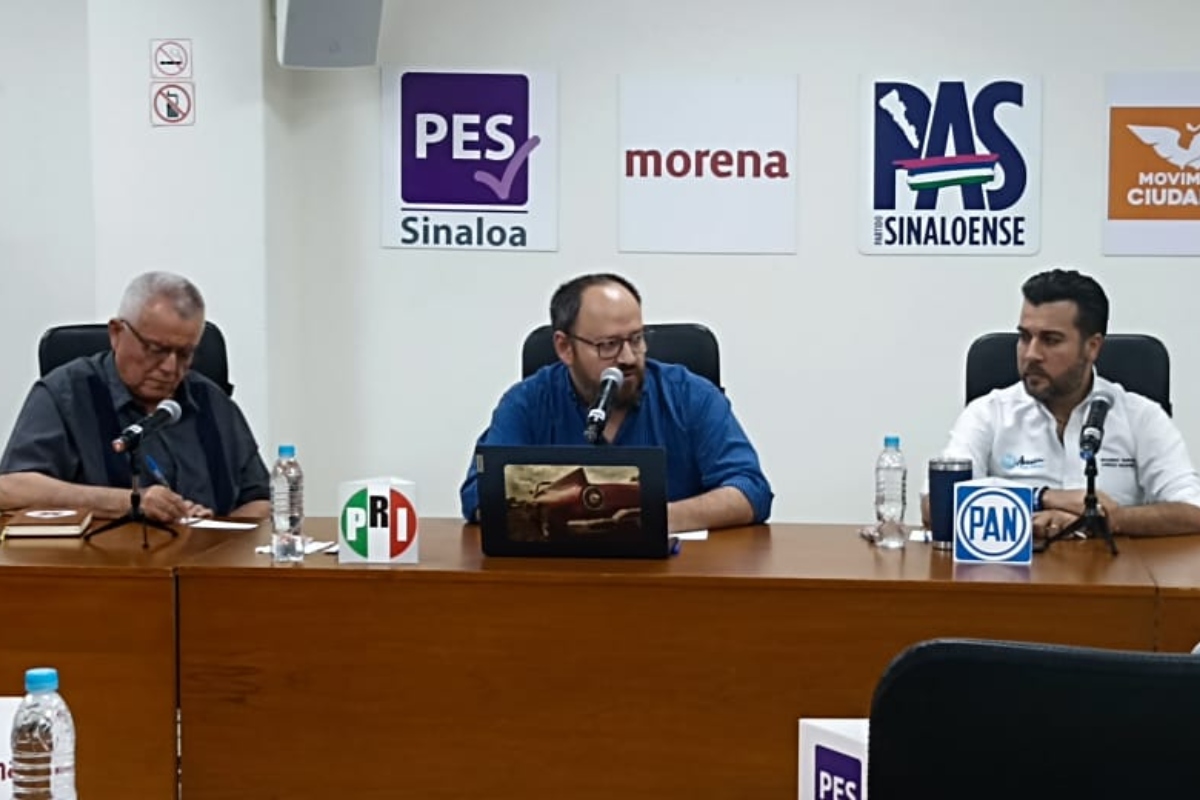 Representantes del PAS, PRI- PRD y PAS exigieron al IEES mayor seguridad.