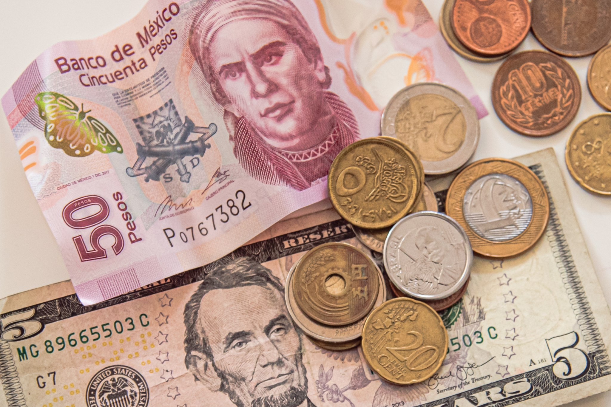 Conoce el precio del dólar hoy 10 de junio del 2014