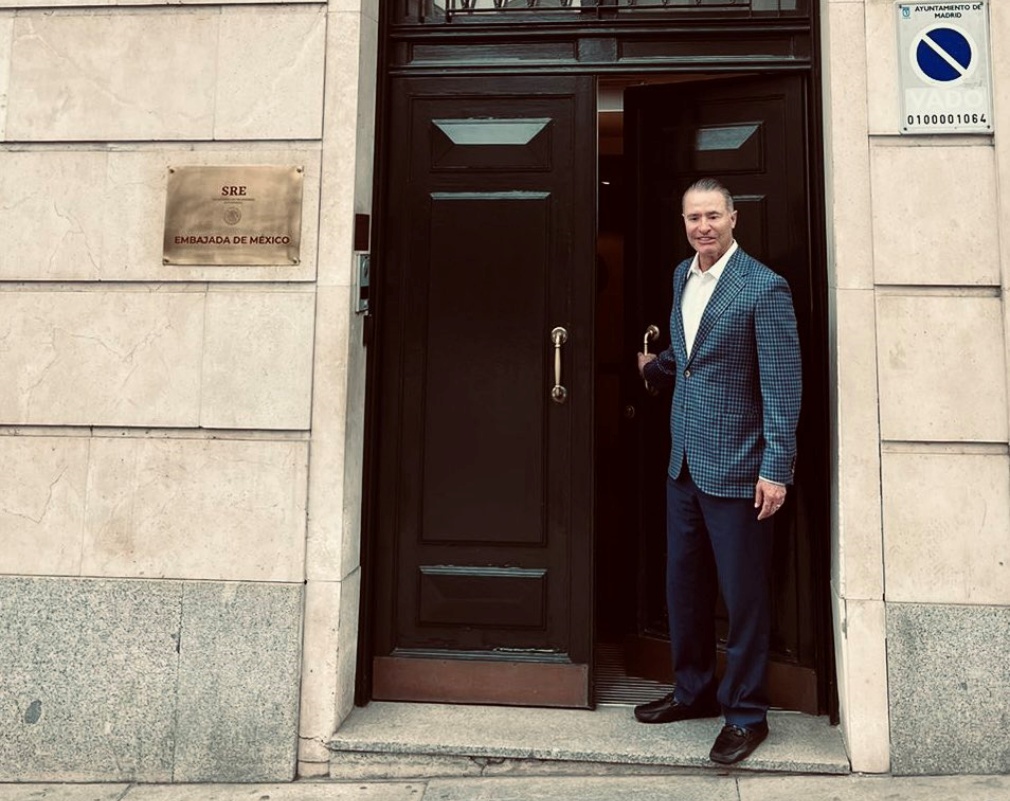 Quirino Ordaz Coppel, Empresa, Embajada, España