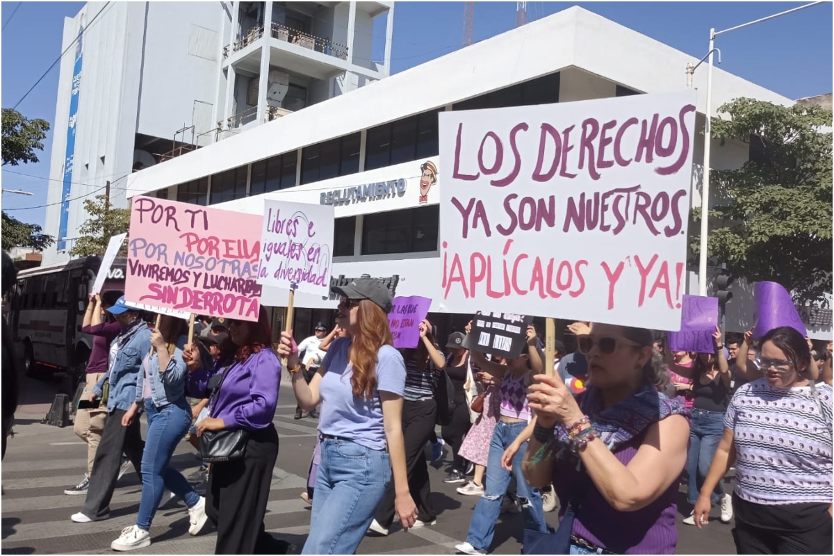 Feministas-critican-ana-chiquete-semujeres