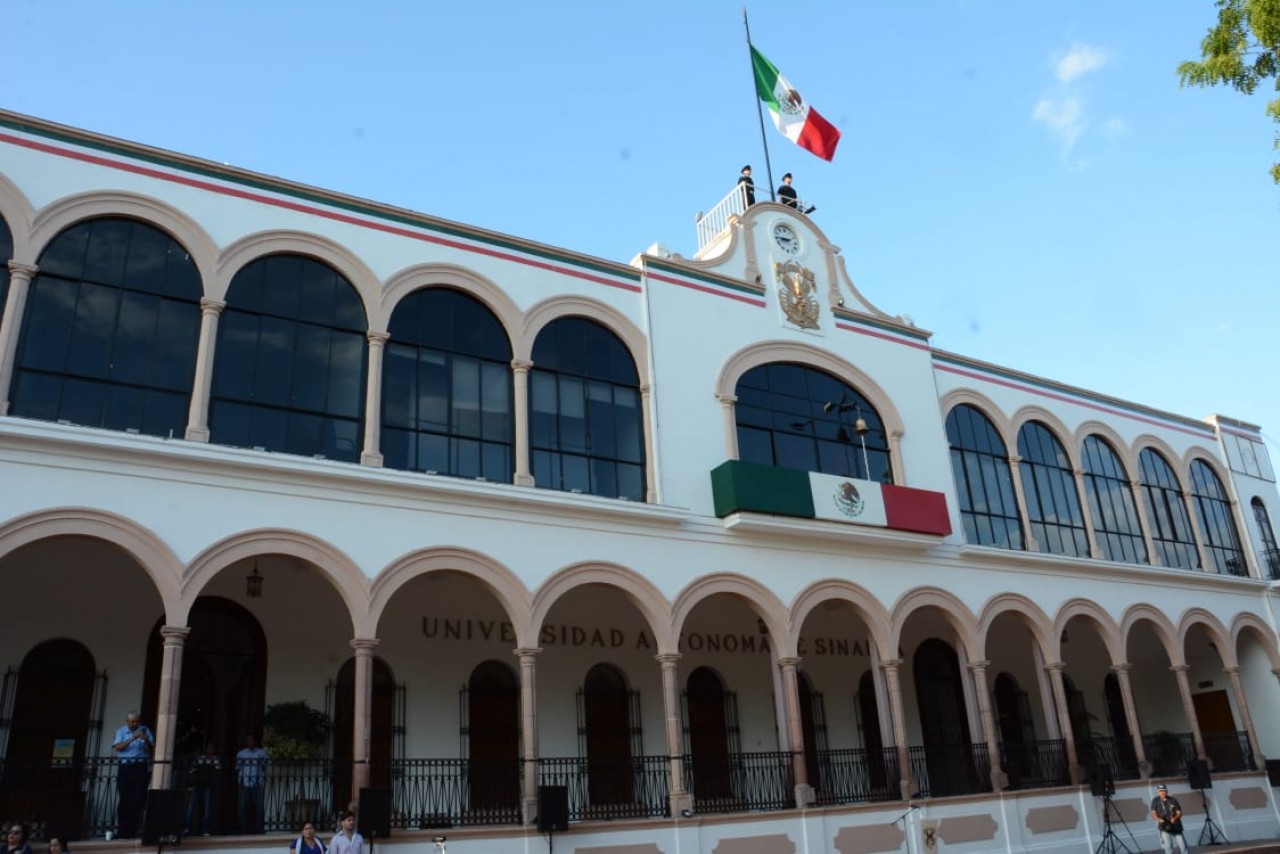 denuncia-grabacion-baños-arquitectura