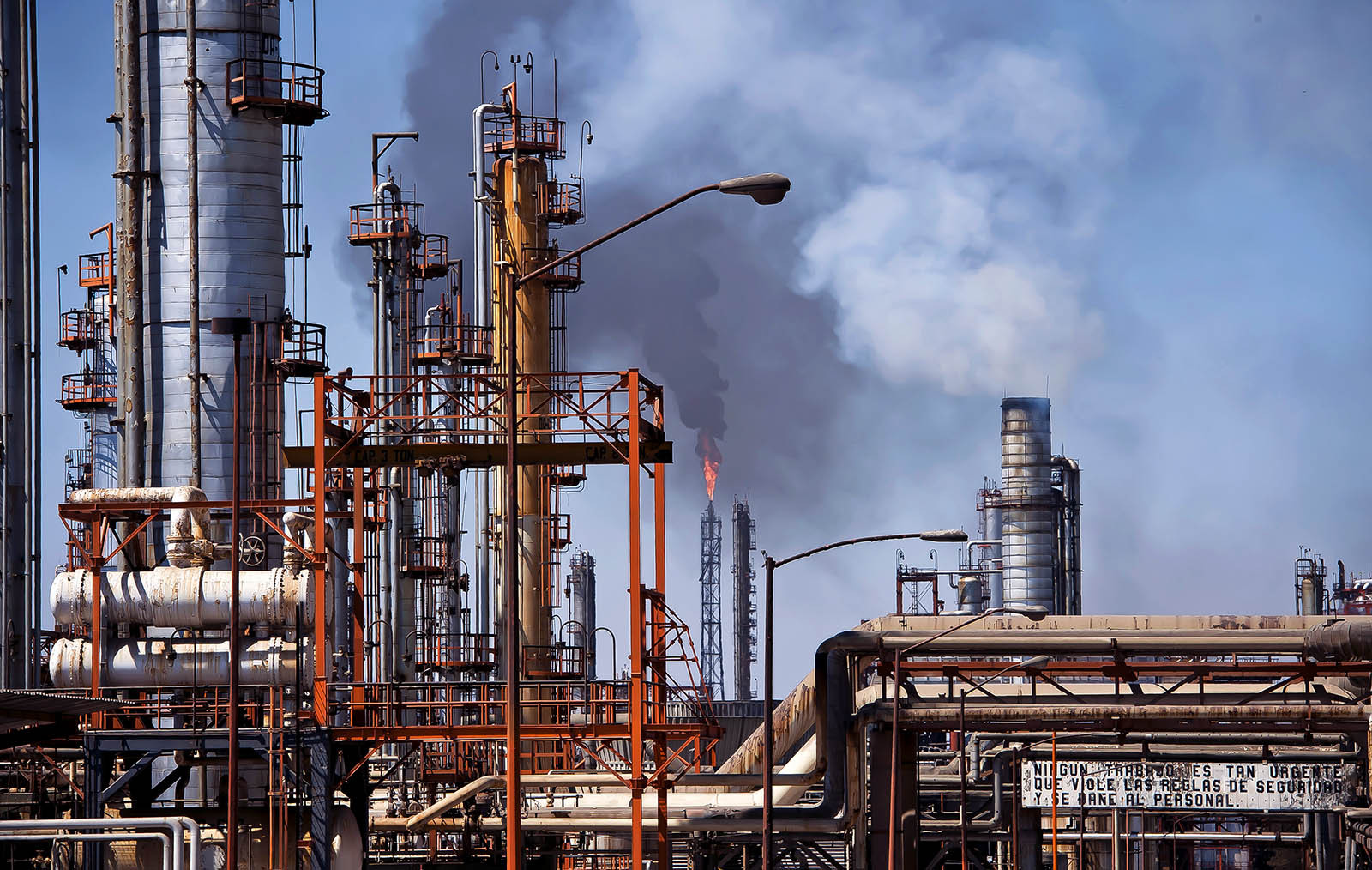 El plan nacional de energía permite que privados participen del mercado energético.