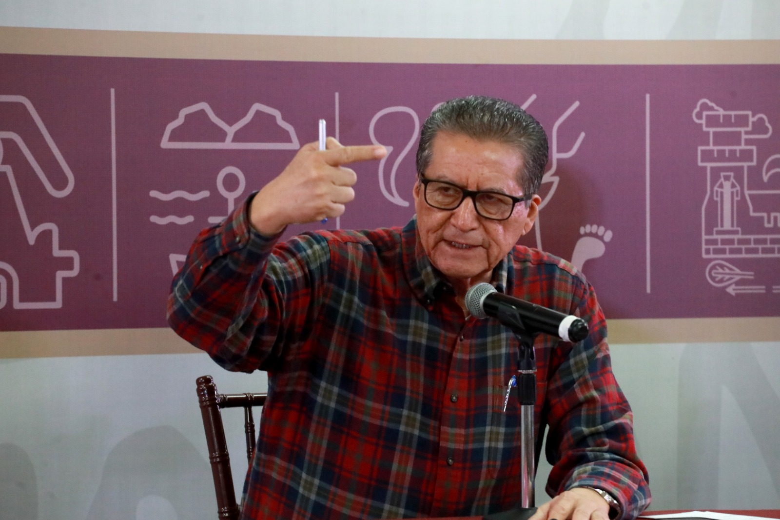 El Secretario General de Gobierno de Sinaloa, Feliciano Castro Meléndrez, anuncia la llegada de 200 elementos de fuerzas especiales y destaca el compromiso del estado con la seguridad y la atención humana a víctimas