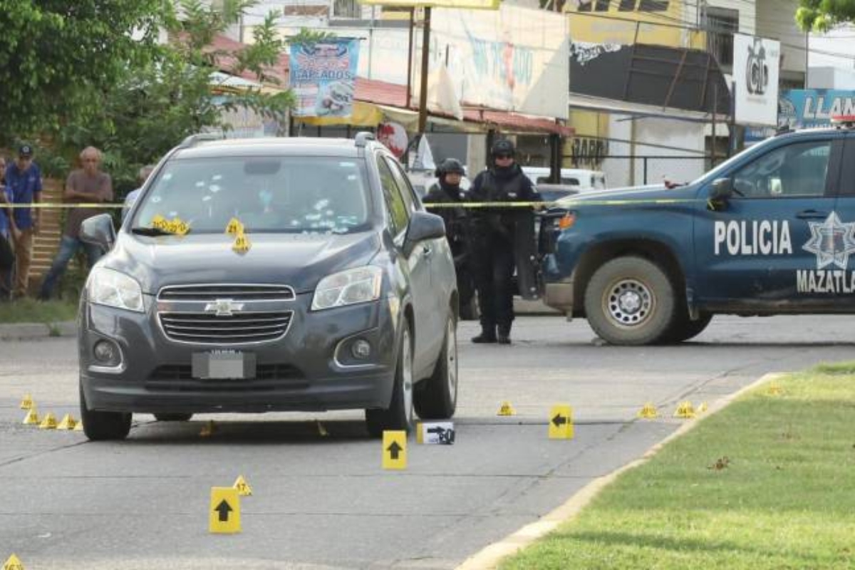 En medio de un conflicto entre grupos criminales, Sinaloa registra cifras históricas de asesinatos. Detalles sobre los recientes crímenes y las respuestas oficiales.