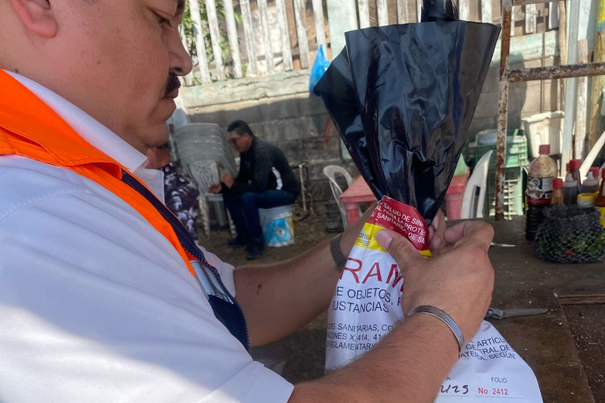Autoridades alertan sobre la presencia de ostiones extraídos en veda sanitaria. Se invita a la ciudadanía a evitar su consumo y acudir al médico en caso de síntomas.