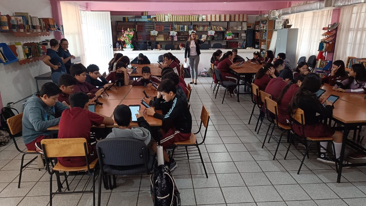 Sociedad Educadora acoso escolar internet dispositivos digitales