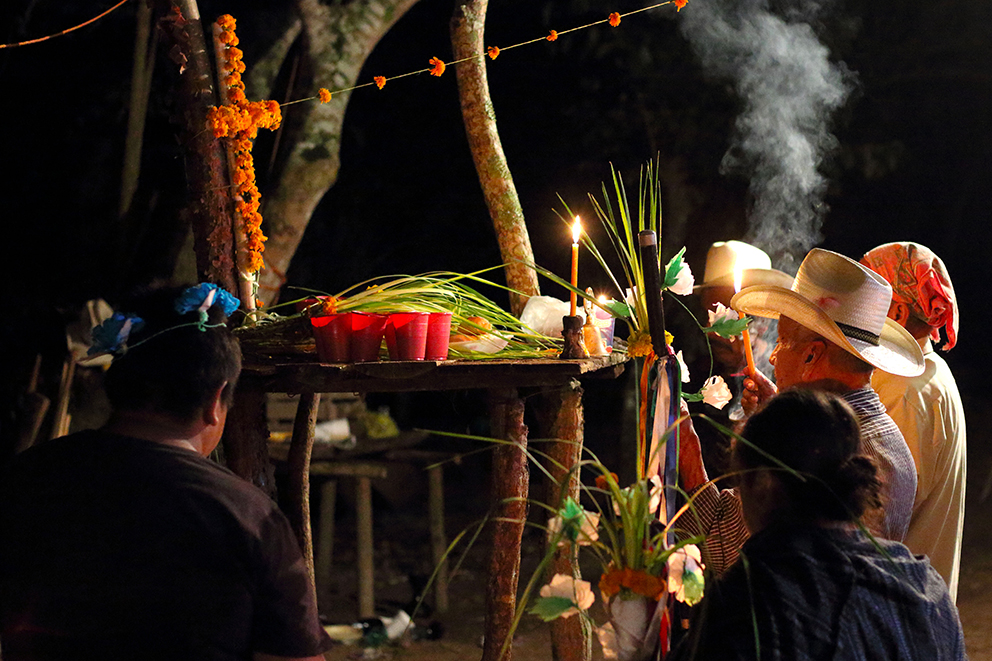 22-Hablando-con-la-Cruz-de-TeleI_fonoM_elMundo