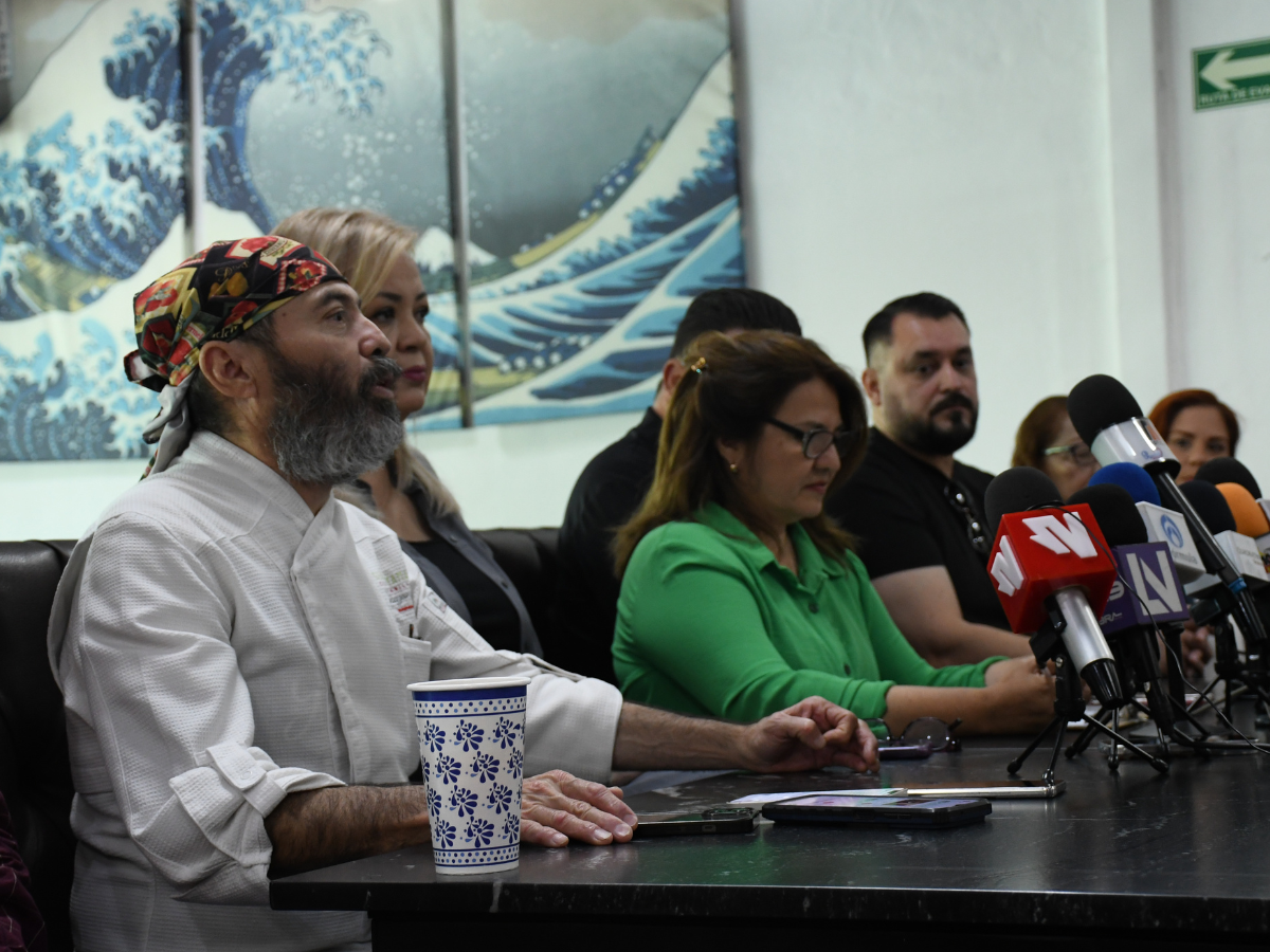 Cámaras empresariales y asociaciones civiles organizan un mega bazar en la Obregón para apoyar a comerciantes y músicos afectados por la violencia en Culiacán.