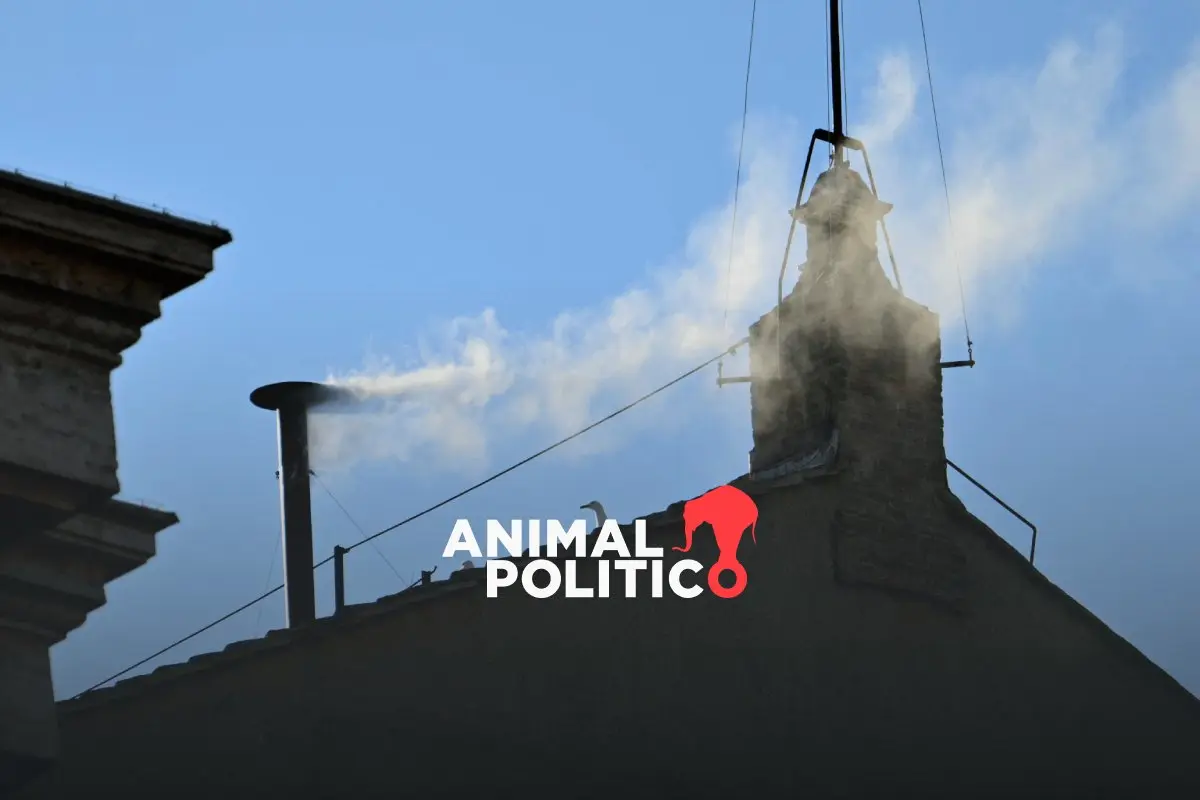 Humo-Blanco-en-el-Vaticano-termina-el-conclave-con-la-eleccion-del-nuevo-papa