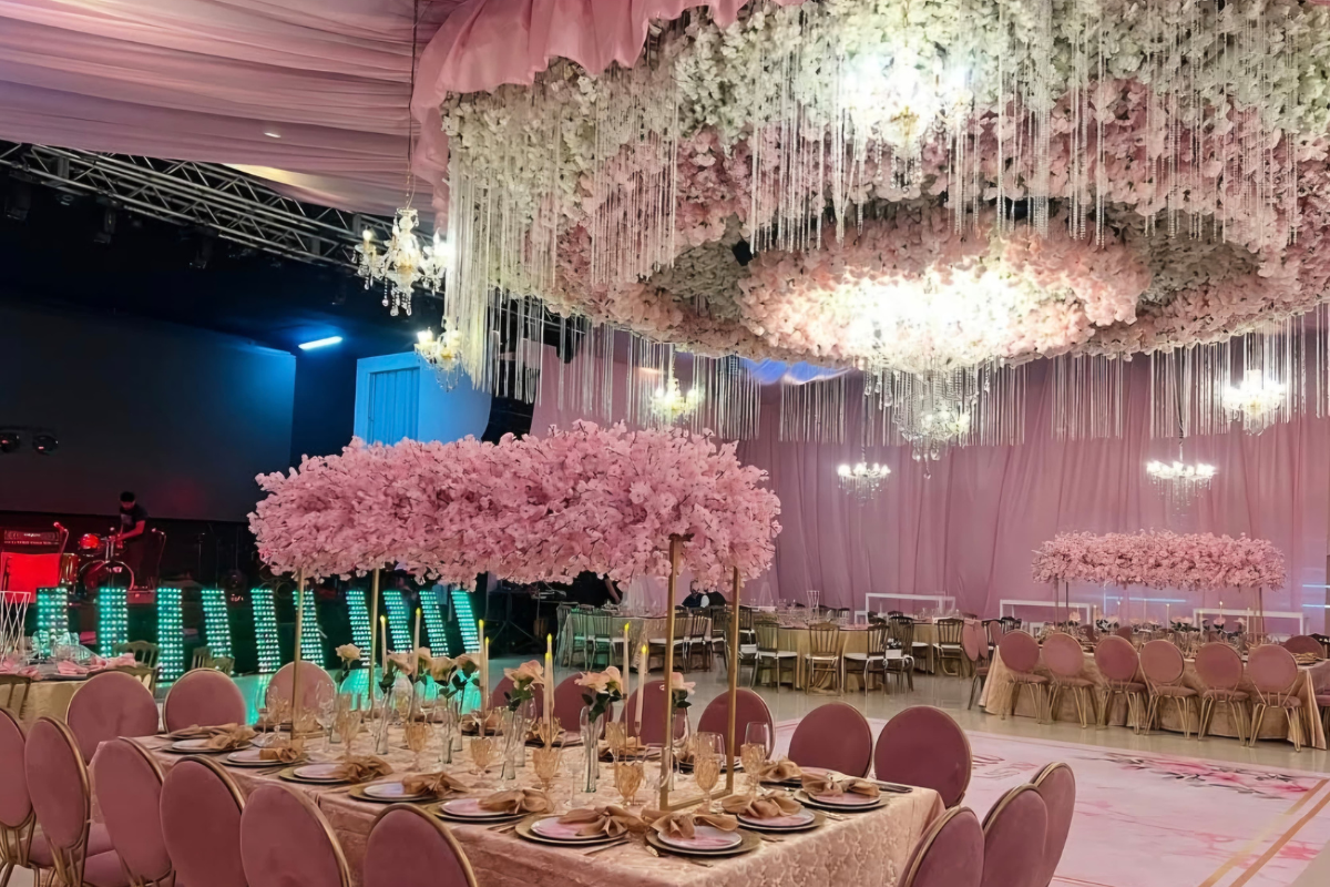 La crisis de seguridad en Culiacán ha provocado la cancelación de eventos sociales y conciertos, dejando sin empleo a decenas de meseros y proveedores del sector.