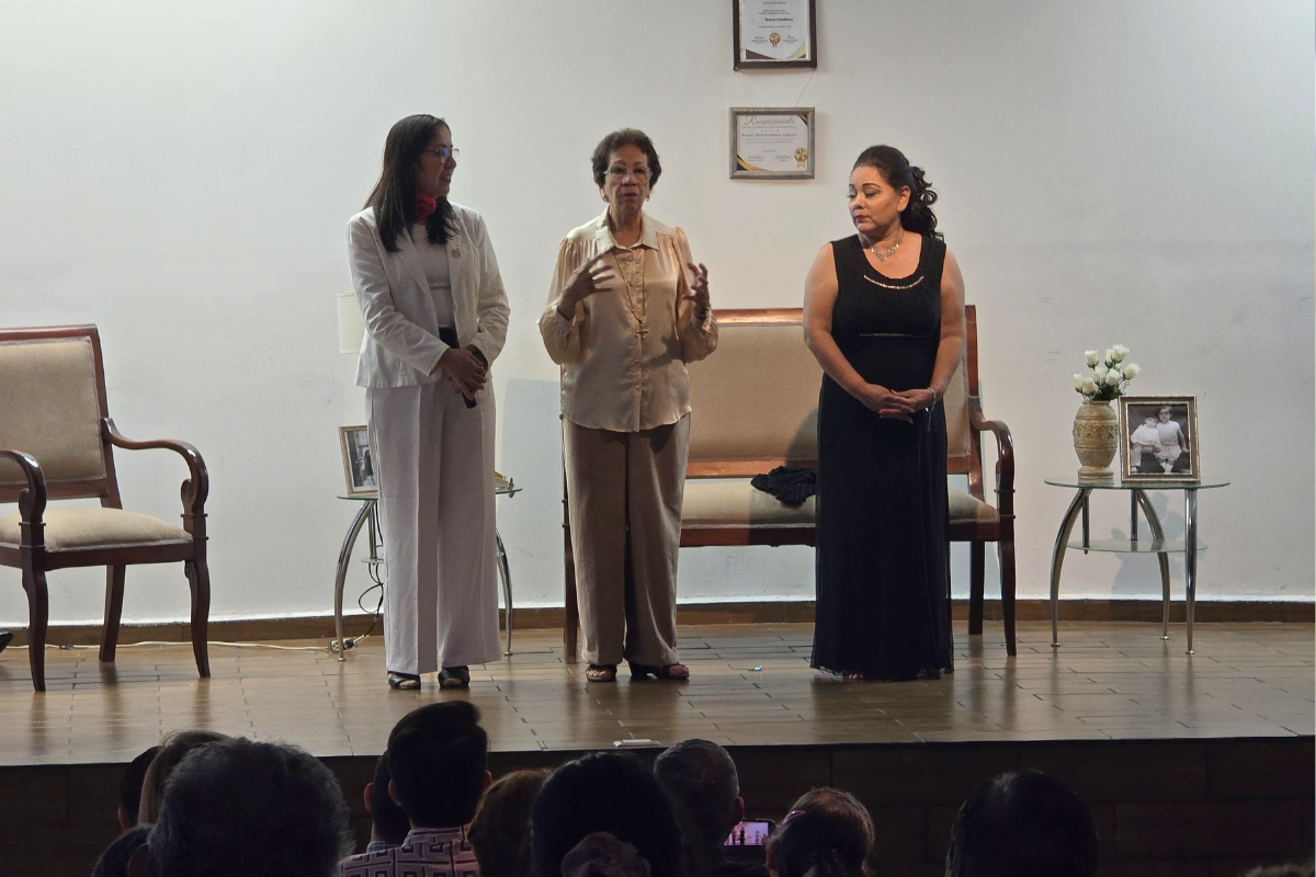 Malú morales, directora de la obra.