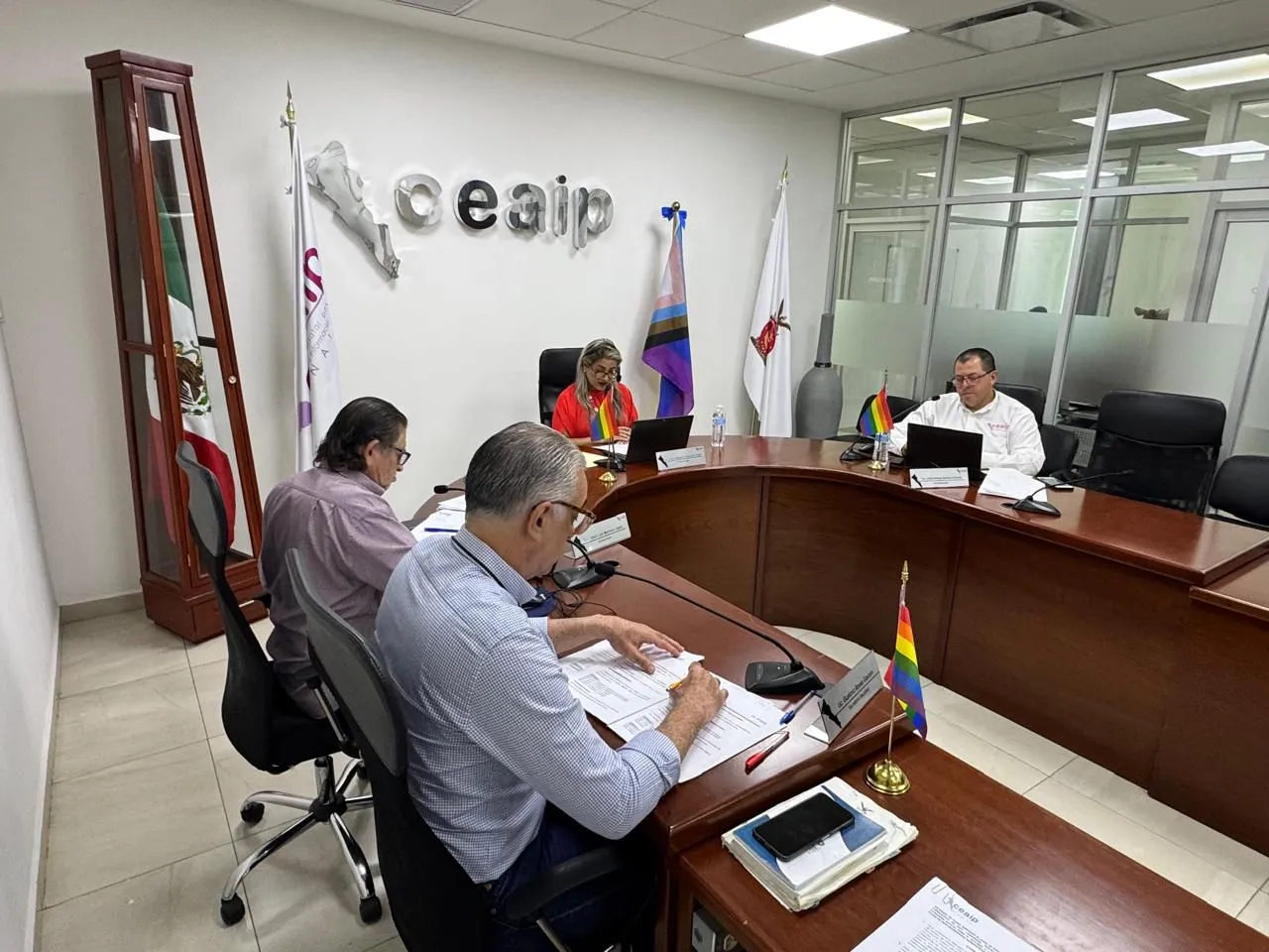 En Sinaloa, CEAIP garantiza acceso a datos personales de trabajadores fallecidos, ordenando entregar copias certificadas a sus familiares.