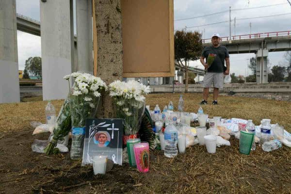 Lo-recuerdo-como-un-amigo_-un-altar-en-Iztapalapa-guarda-la-memoria-de-victimas-de-la-explosion-1-600x400