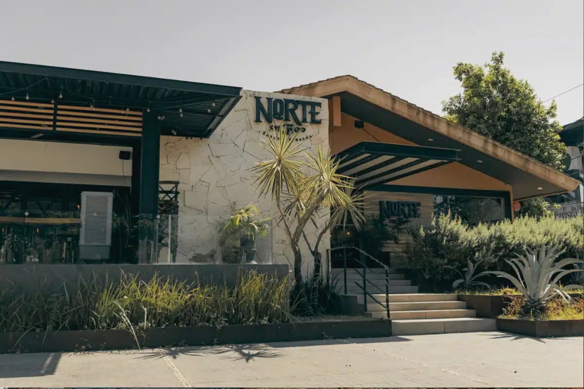 La violencia en Sinaloa ha golpeado con fuerza al sector servicios: en 2024-2025 se perdieron más de 20 mil empleos formales, la mayoría en Culiacán, según datos del IMSS y CODESIN.