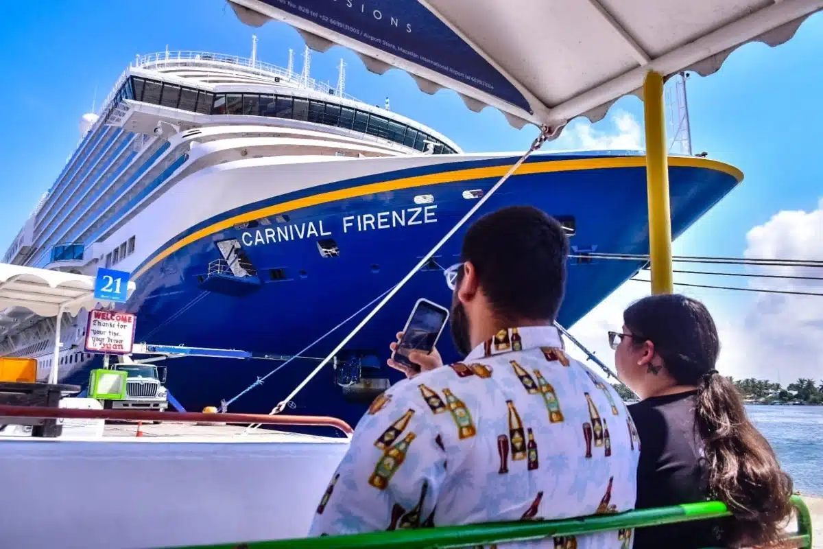 Pese a la llegada de cruceros, Mazatlán vive su peor año turístico: menos visitantes, menos empleos y una crisis de seguridad persistente.