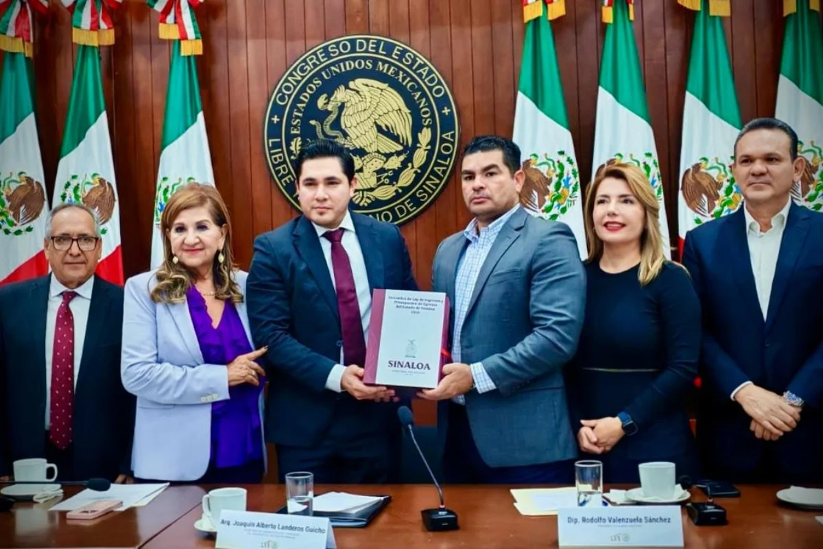 El secretario Joaquín Landeros Güicho presentó ante diputadas y diputados el paquete económico 2026 del Gobierno de Sinaloa.