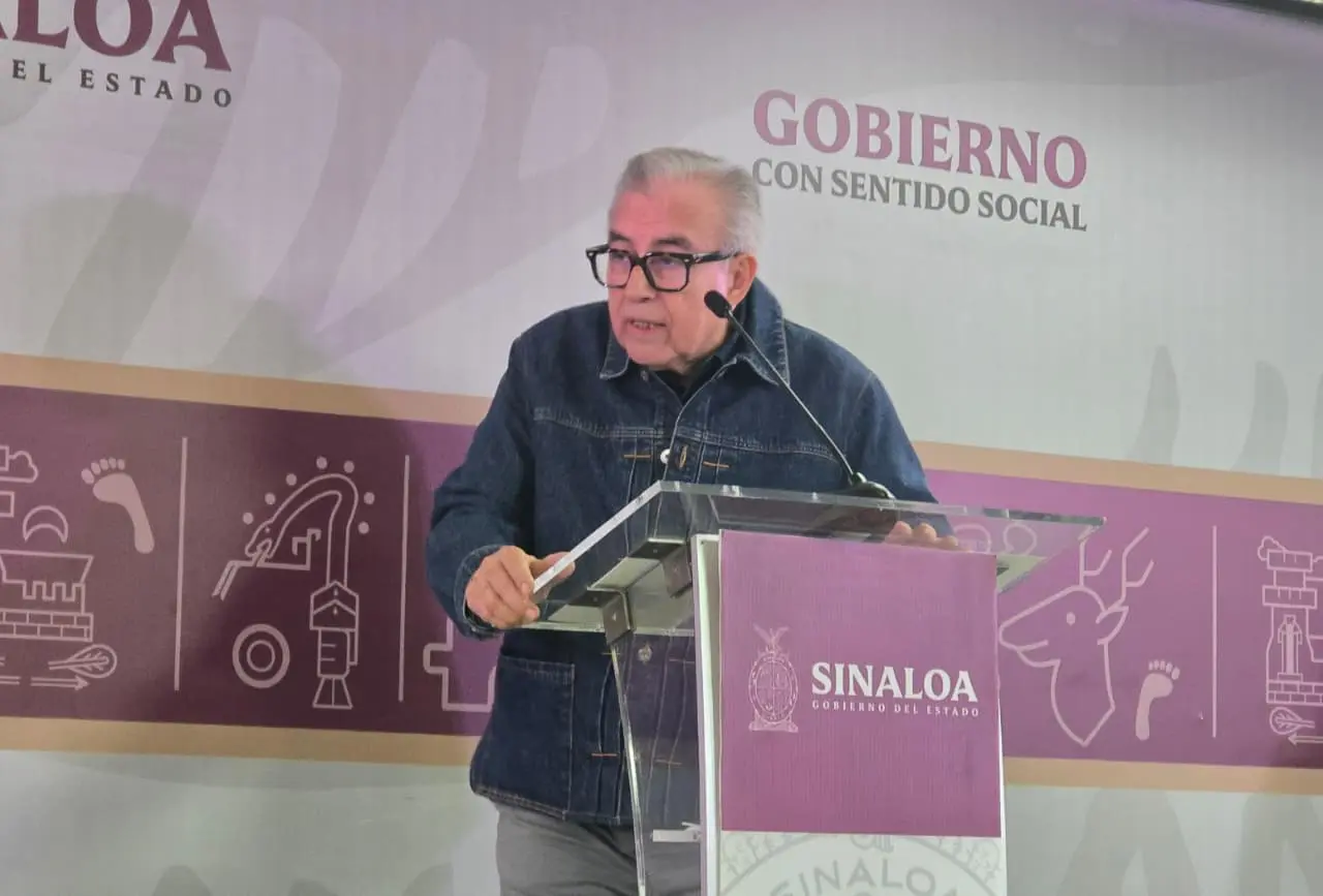 Rocha Moya alertó a su gabinete sobre posibles despidos por apoyar campañas anticipadas rumbo a la gubernatura en Sinaloa.