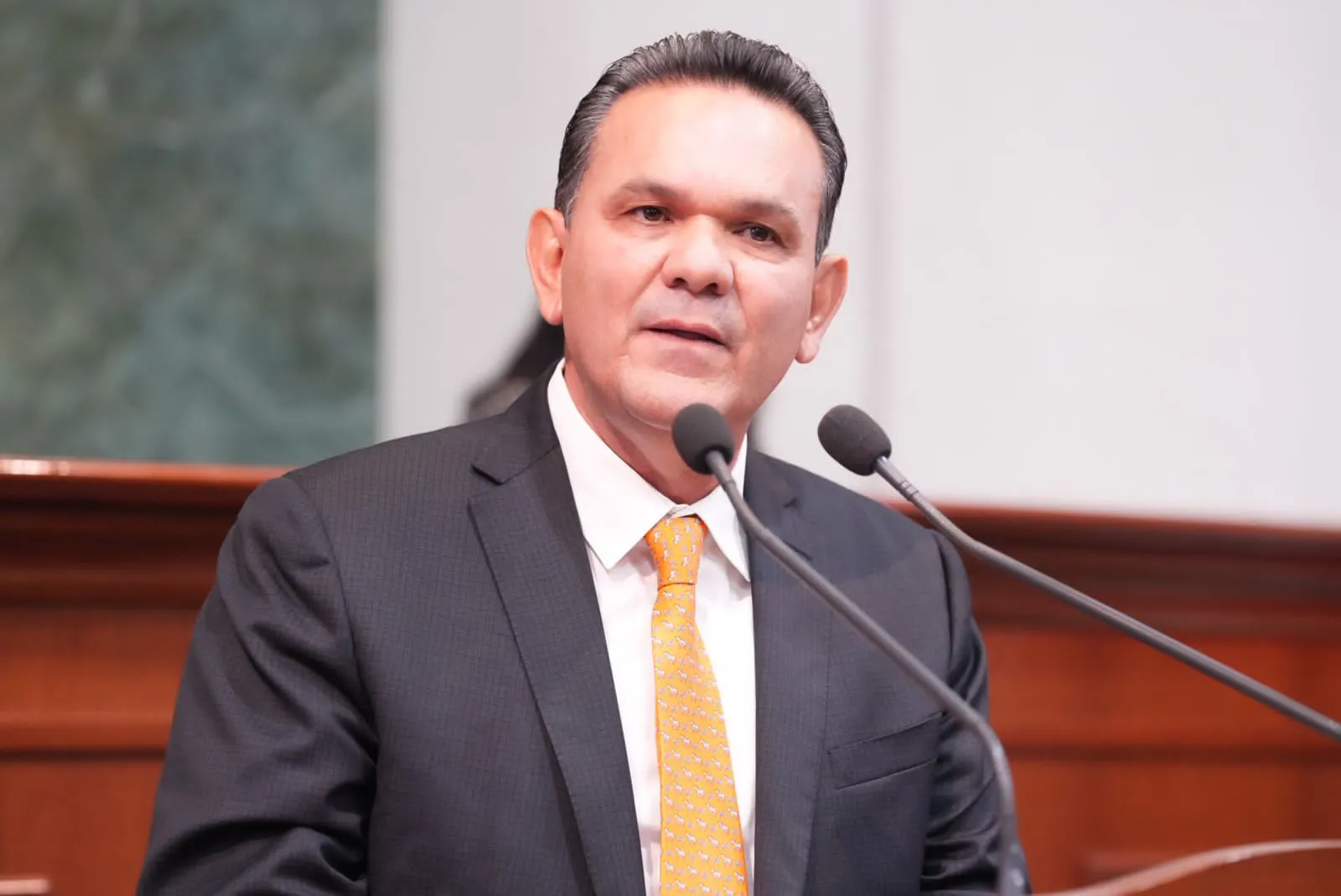 Perfil de Sergio Torres Félix, político sinaloense con trayectoria en PRI y MC, y detalles del atentado armado ocurrido en Culiacán el 28 de enero.