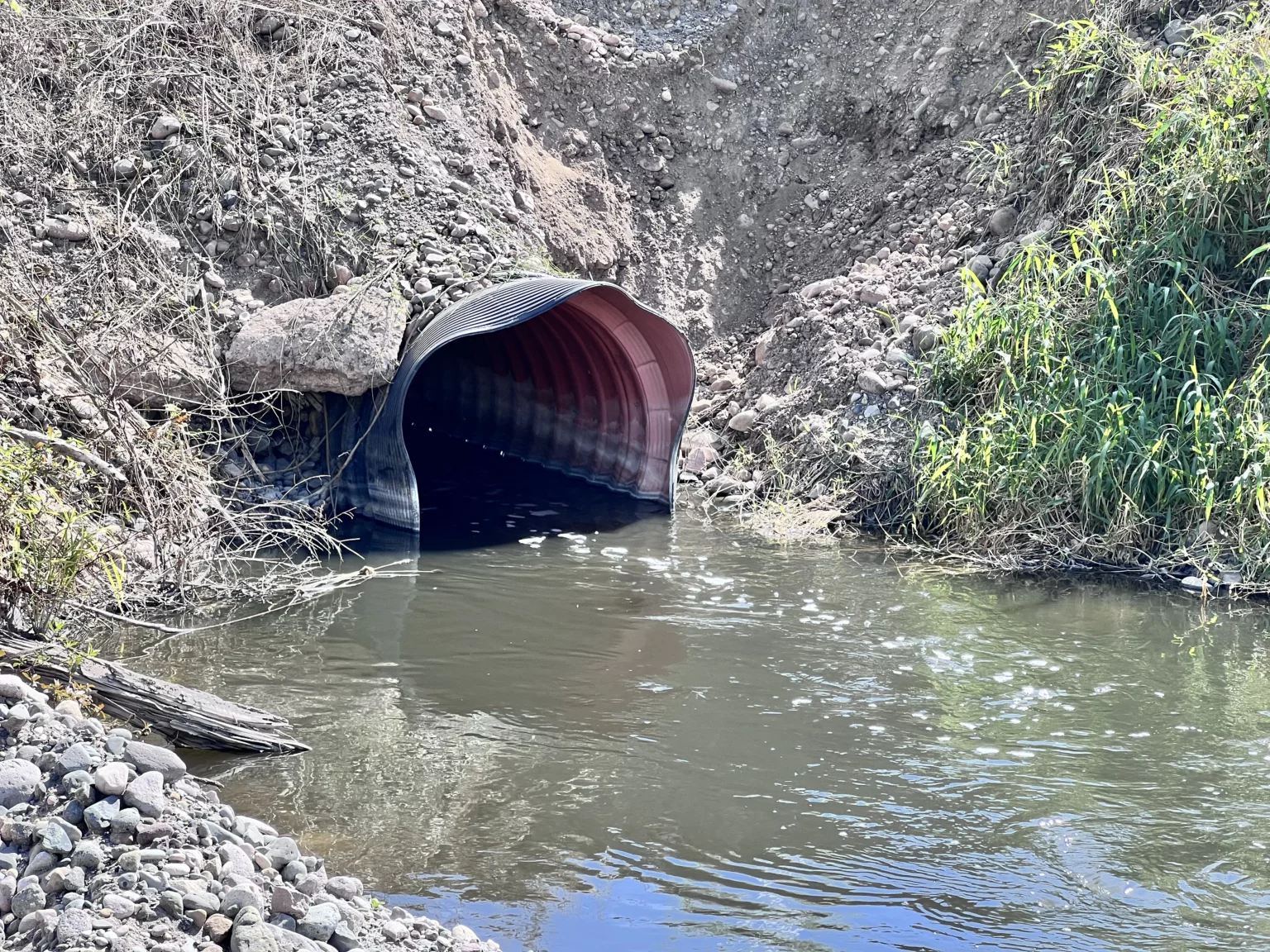 Contaminacion-rio-culiacan-alcantarilla-1-1536x1152